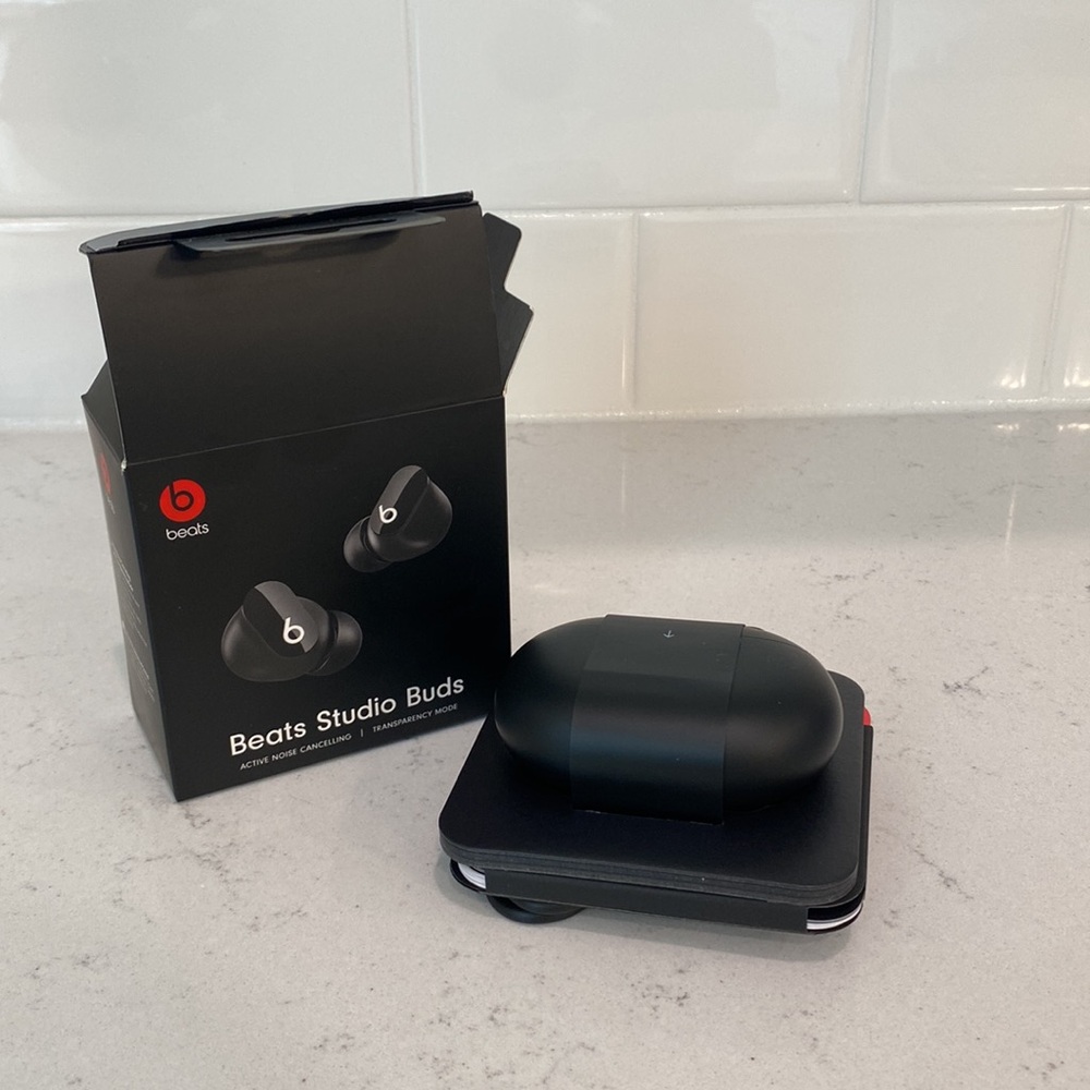 BEATS STUDIO BUDS - Wireless noise cancelling bluethooth earbuds - BLACK. - Picture 3 of 8